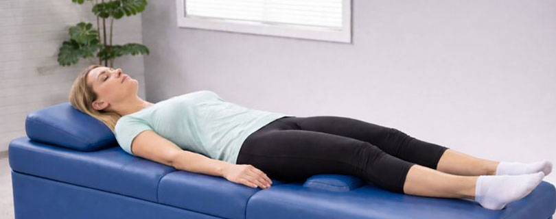 patient receiving traction therapy in Dublin for auto accident injuries